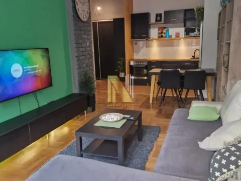 Prodaja, jednosoban stan, 47m², Rotkvarija, Novi Sad Sve Podlokacije