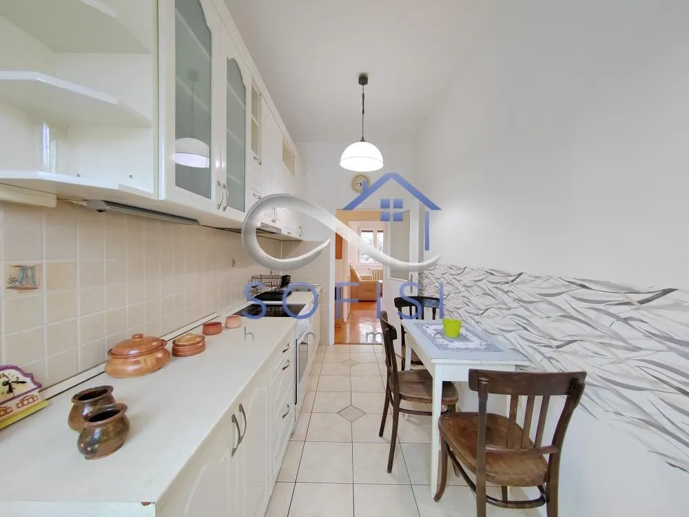 Izdavanje, dvosoban stan, 49m², Centar, Novi Sad