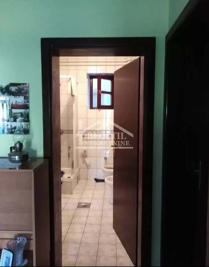 Prodaja, kuća, 197m², Ledine, Beograd