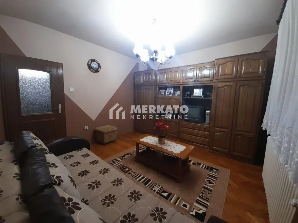 Prodaja, kuća, 369m², Centar, Zrenjanin