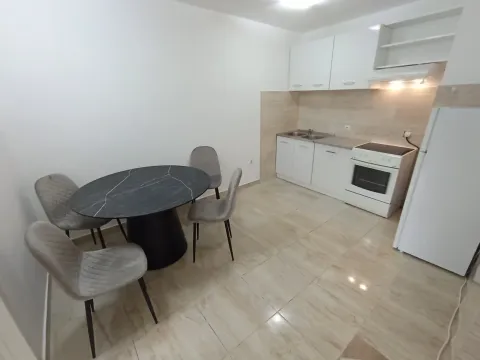 Rent, two bedroom apartment, 65m², Blok 5, Podgorica - image 4