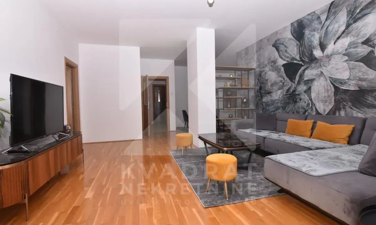 Izdavanje, trosoban stan, 105m², Ljubović, Podgorica