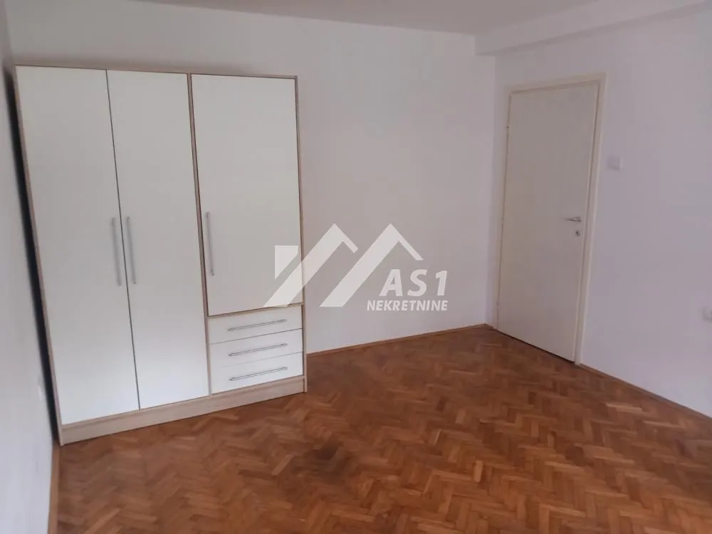 Prodaja, jednosoban stan, 31m², Bulevar Oslobodjenja, Novi Sad Sve Podlokacije