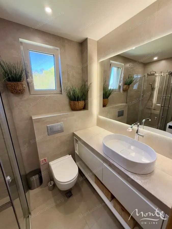 Sale, two bedroom apartment, 62m², Bečići, Budva