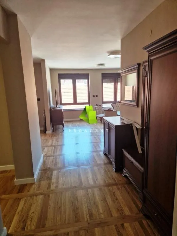 Rent, office space, 344m², Palilula, Niš