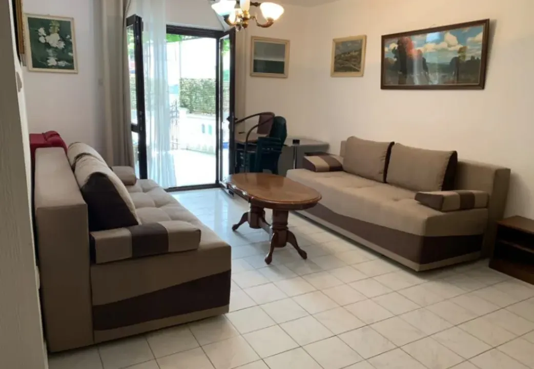 Izdavanje, jednosoban stan, 58m², Centar, Budva