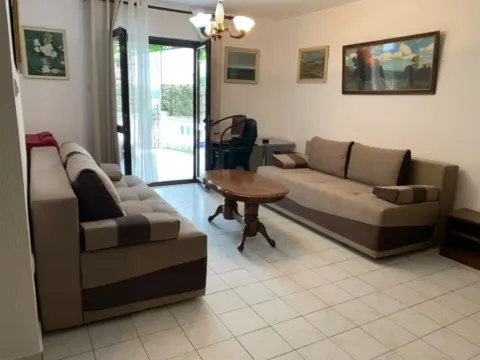 Izdavanje, jednosoban stan, 58m², Centar, Budva