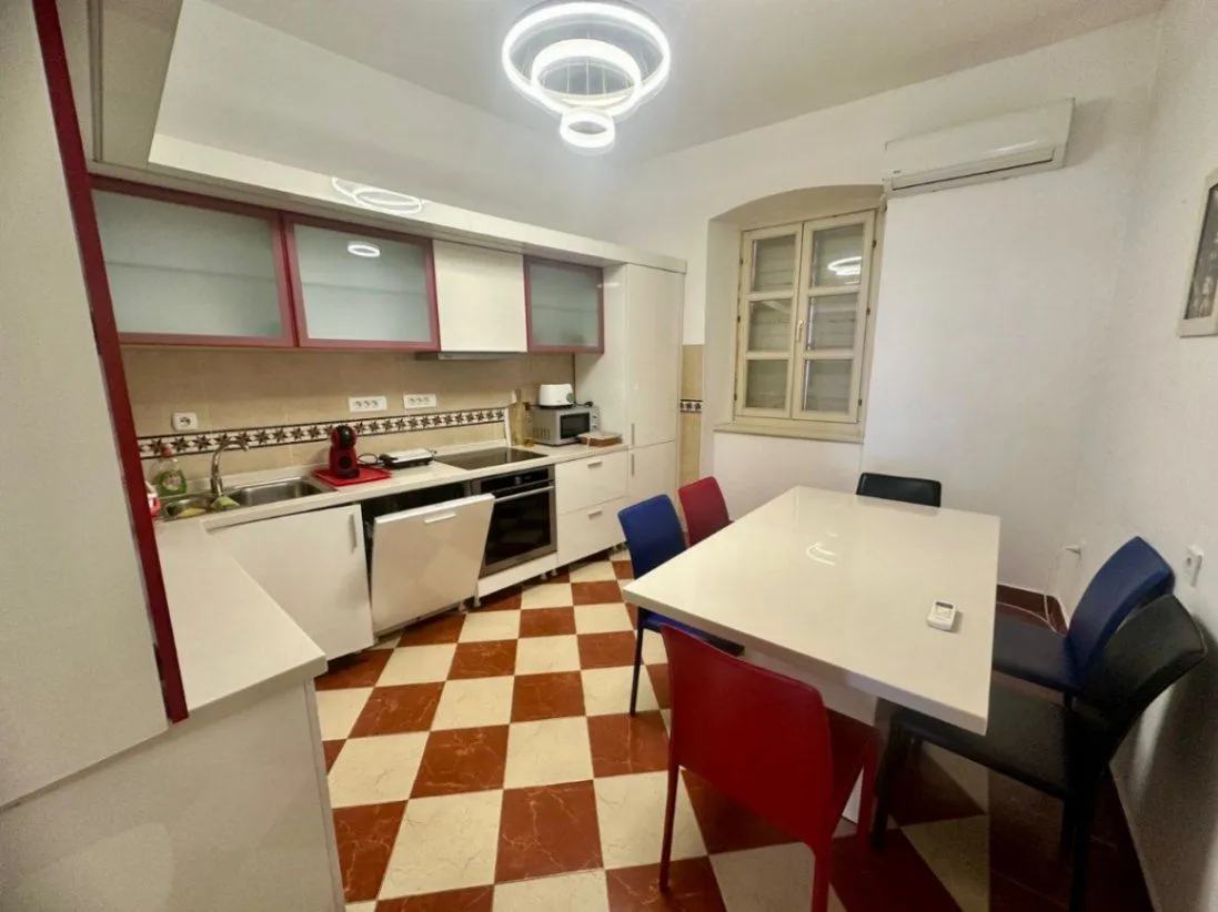 Sale, three bedroom apartment, 86m², Stari Grad, Budva