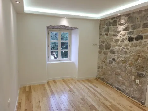 Prodaja, kuća, 130m², Prčanj, Kotor - image 10
