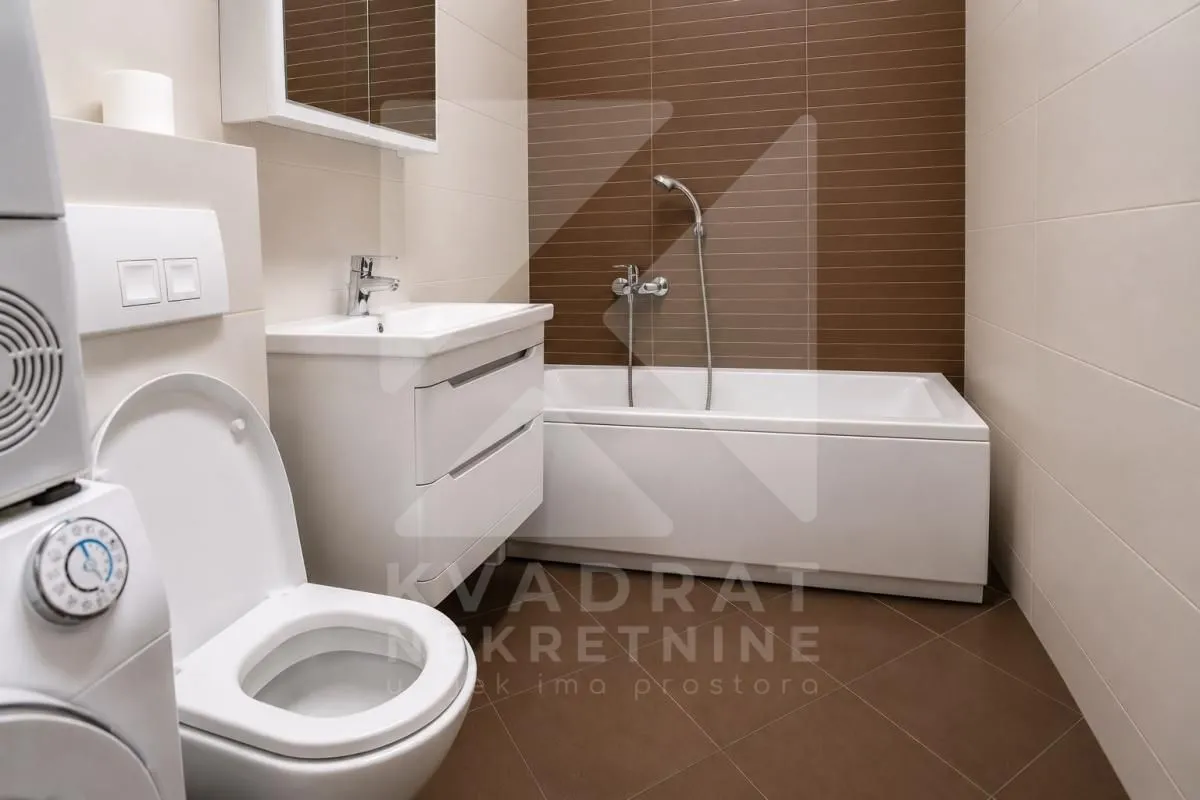 Rent, three bedroom apartment, 120m², 1 maj, Podgorica