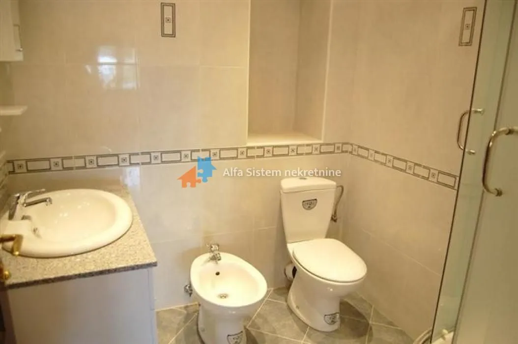 Izdavanje, stan, 300m², Savski Venac, Beograd