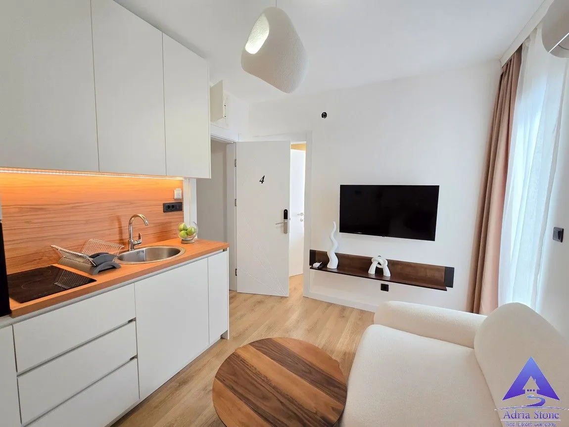 Rent, hospitality venue, 440m², Adok, Budva