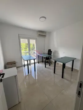 Izdavanje, stan, 500m², Stari Aerodrom, Podgorica - image 16