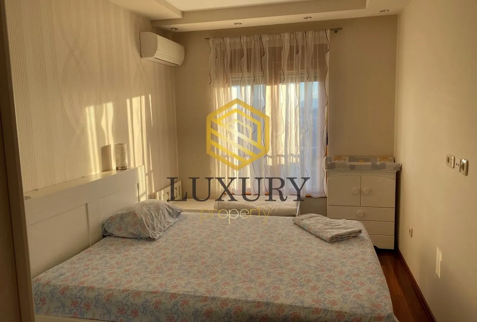 Izdavanje, jednosoban stan, 53m², Centar, Podgorica