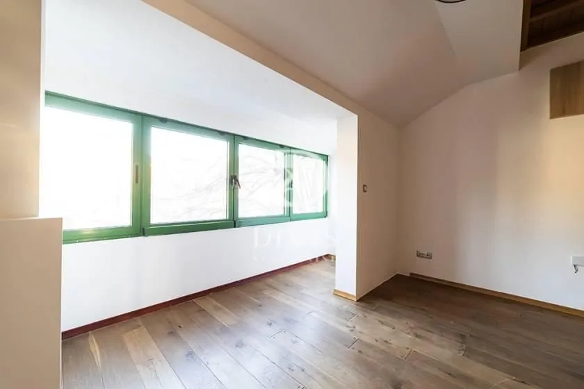 Prodaja, četvorosoban stan, 136m², Beograd Na Vodi, Beograd