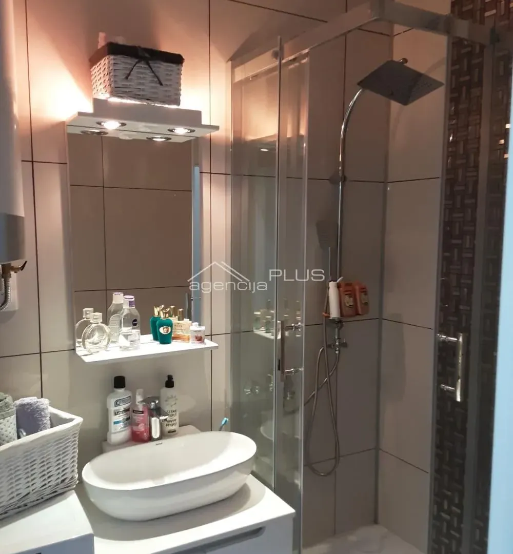 Izdavanje, dvosoban stan, 55m², Brace Jerković, Voždovac Sve Podlokacije