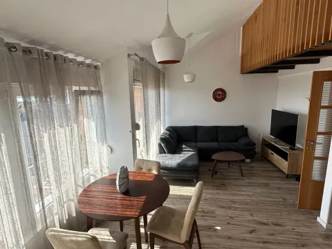 Izdavanje, jednosoban stan, 40m², Centar, Tivat - image 6