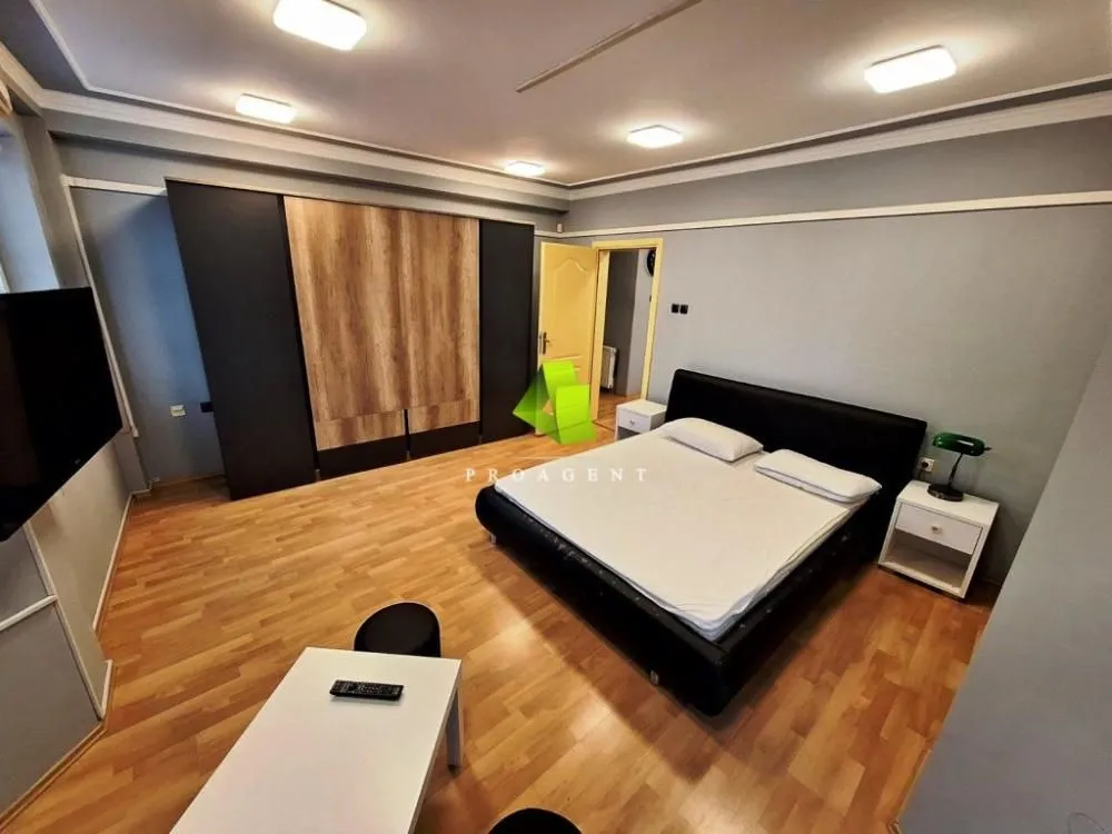 Rent, office space, 620m², Medijana, Niš