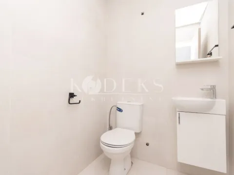 Rent, office space, 27m², Pobrežje, Podgorica - image 4