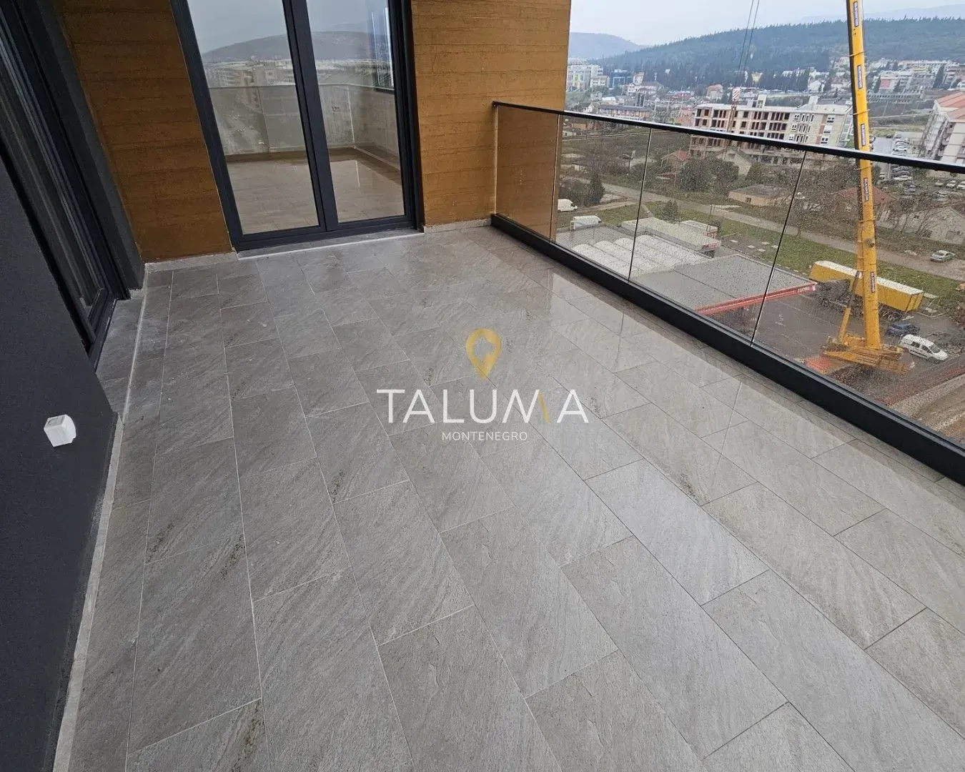 Izdavanje, stan, 269m², Stari Aerodrom, Podgorica