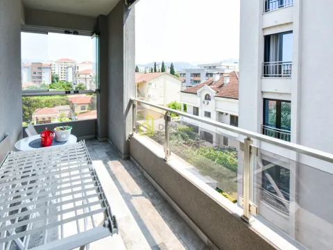 Izdavanje, jednosoban stan, 45m², Pobrežje, Podgorica - image 10