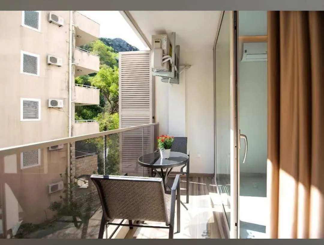 Izdavanje, jednosoban stan, 41m², Rafailovići, Budva