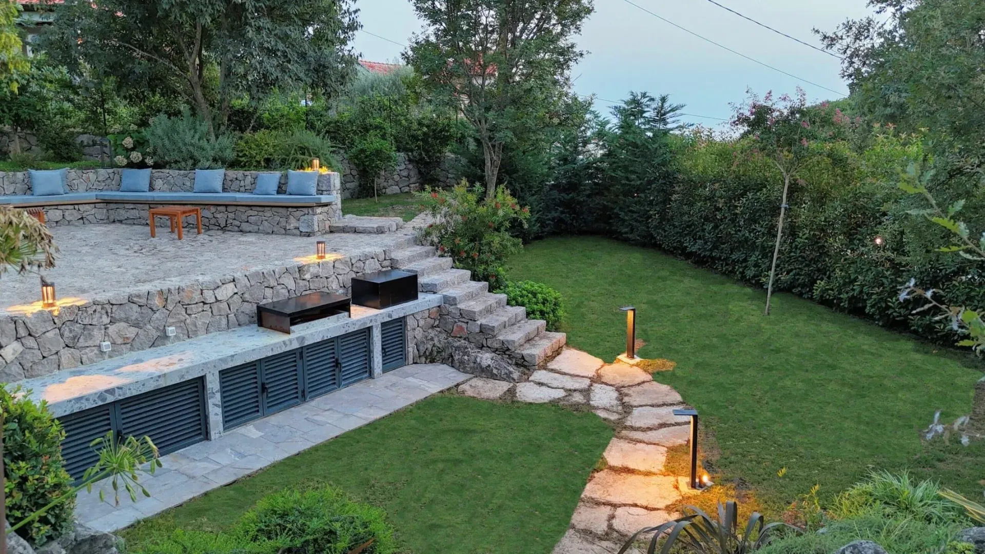 Rent, house, 520m², Đuraševići, Tivat