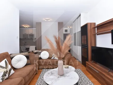 Rent, one bedroom apartment, 42m², 1 maj, Podgorica - image 4