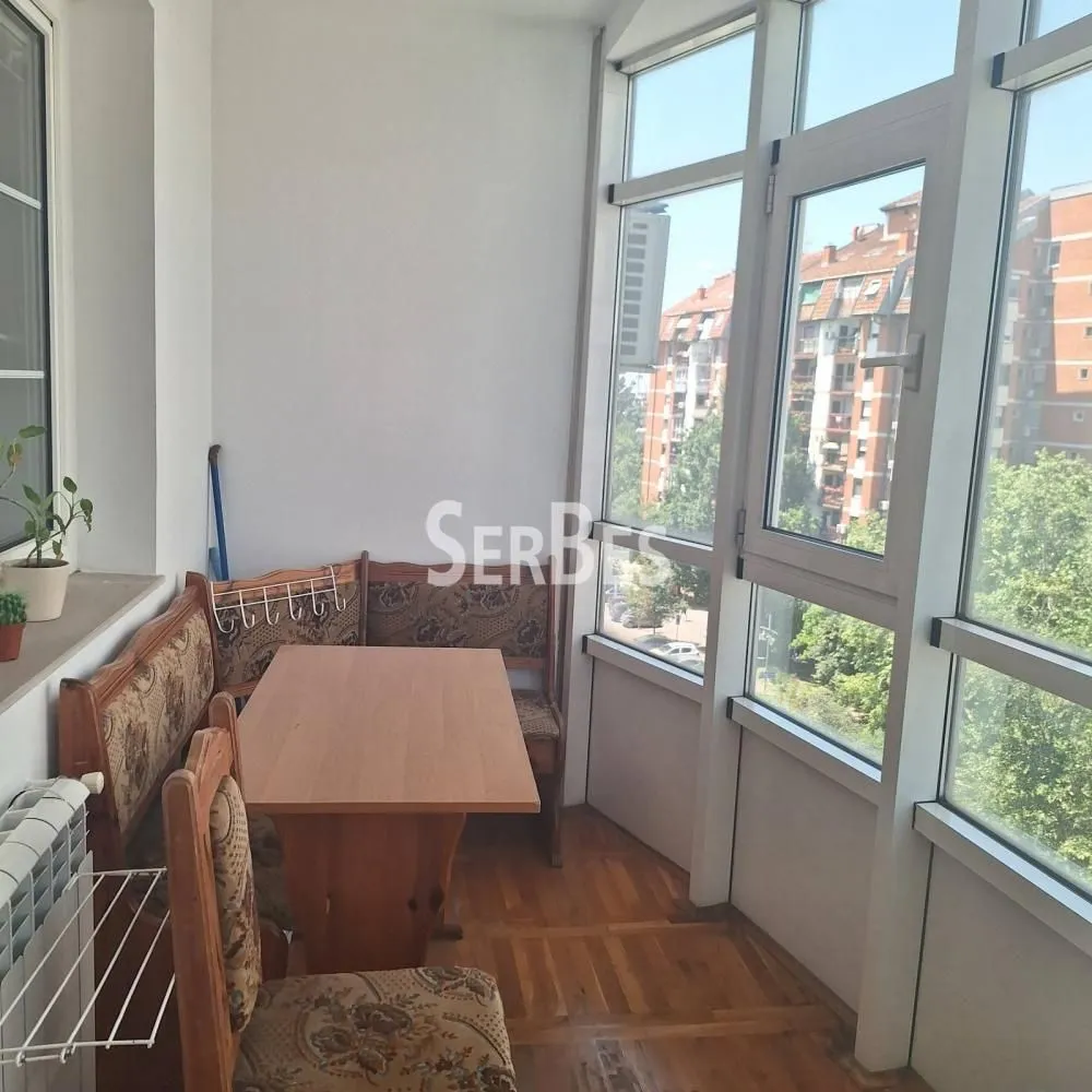 Izdavanje, jednosoban stan, 30m², Bulevar Oslobodjenja, Novi Sad Sve Podlokacije