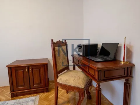 Prodaja, trosoban stan, 128m², Stari Aerodrom, Podgorica - image 9