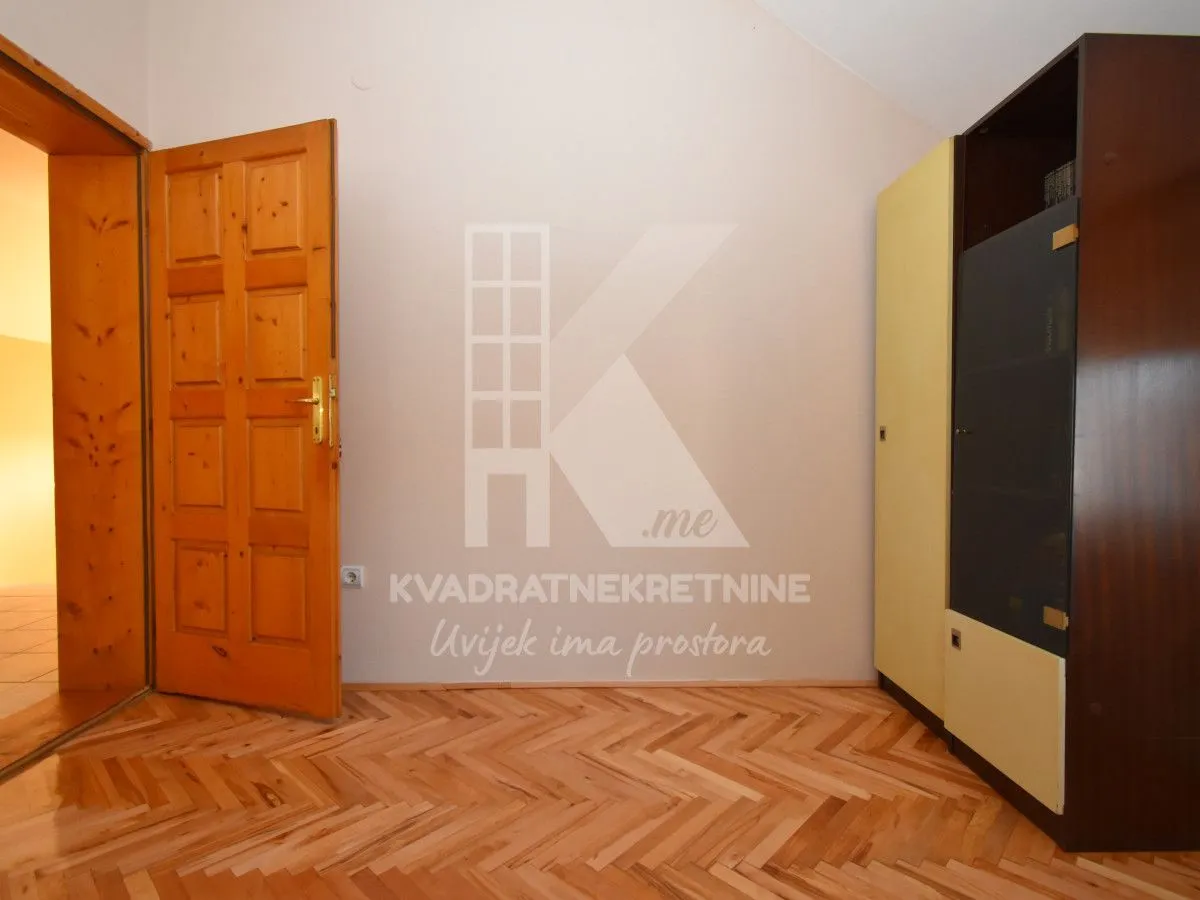 Prodaja, kuća, 160m², Murtovina, Podgorica