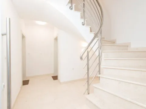 Stan-na-dan, jednosoban stan, 40m², Tivat, Crna Gora - image 8