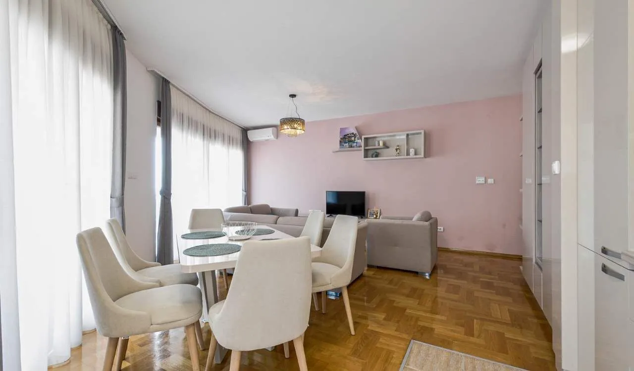Prodaja, dvosoban stan, 88m², Bečići, Budva