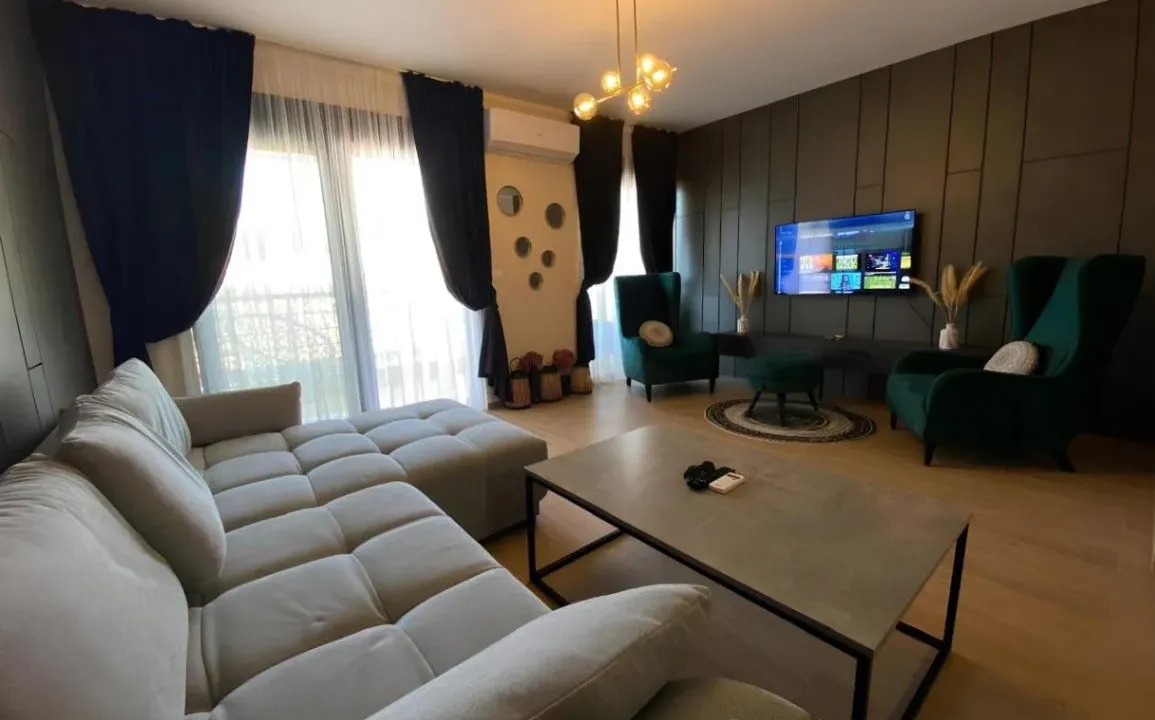 Izdavanje, dvosoban stan, 80m², Rafailovići, Budva
