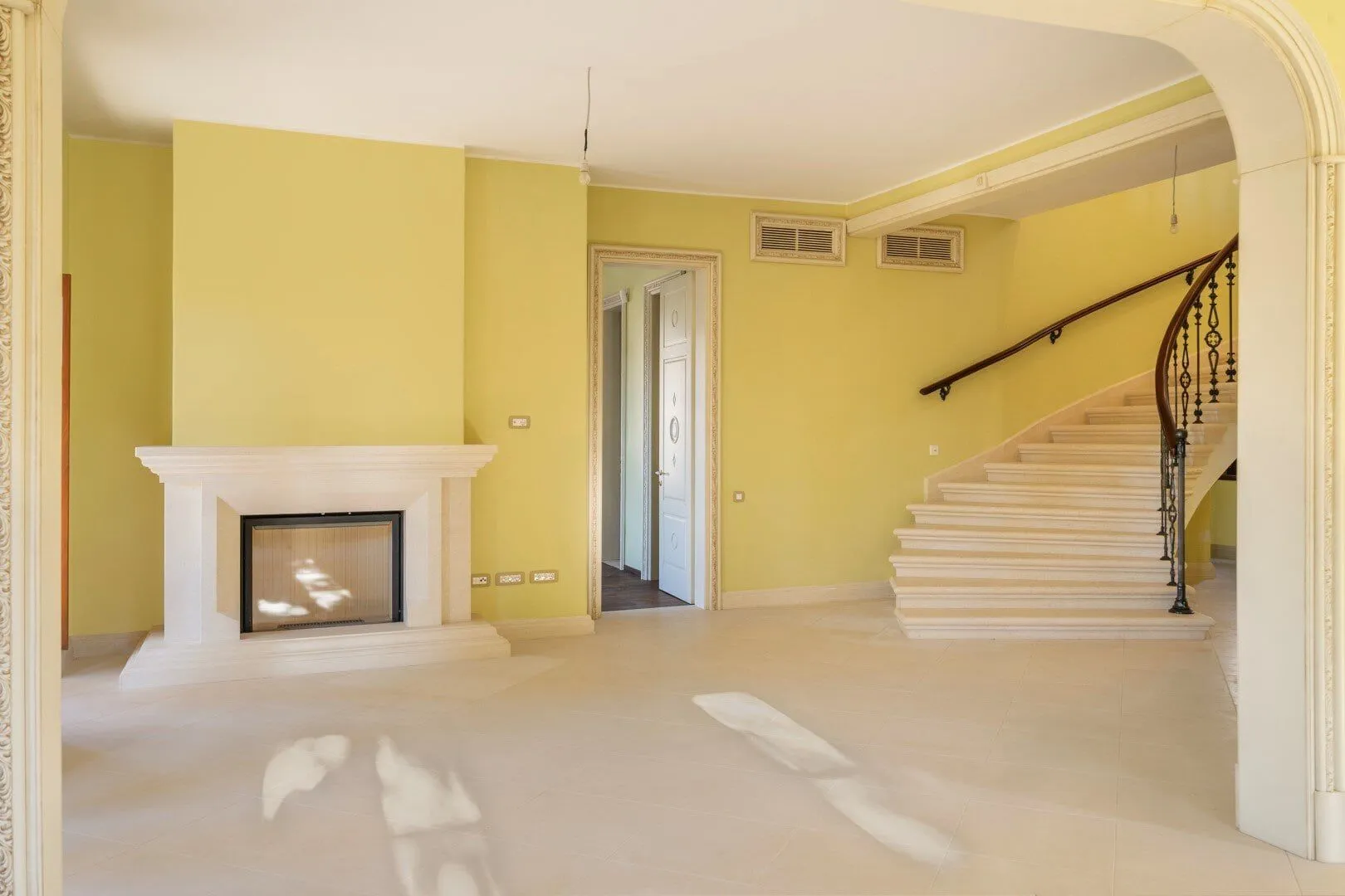 Sale, house, 470m², Reževići, Budva