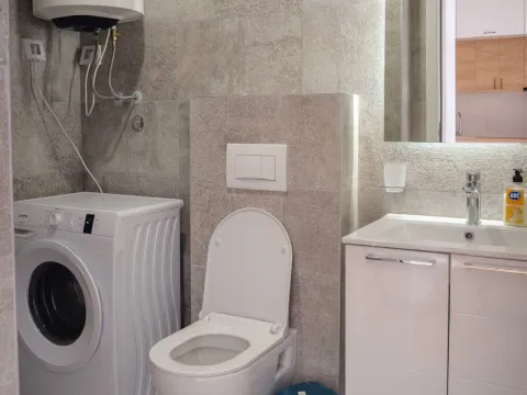 Izdavanje, jednosoban stan, 45m², Stari Aerodrom, Podgorica - image 7