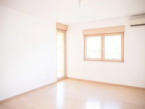 Prodaja, dvosoban stan, 106m², Bečići, Budva