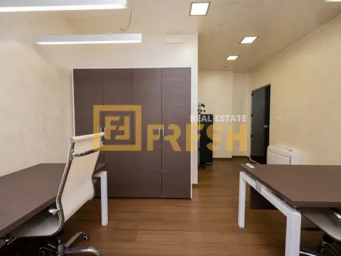 Izdavanje, poslovni prostor, 75m², Centar, Podgorica - image 8