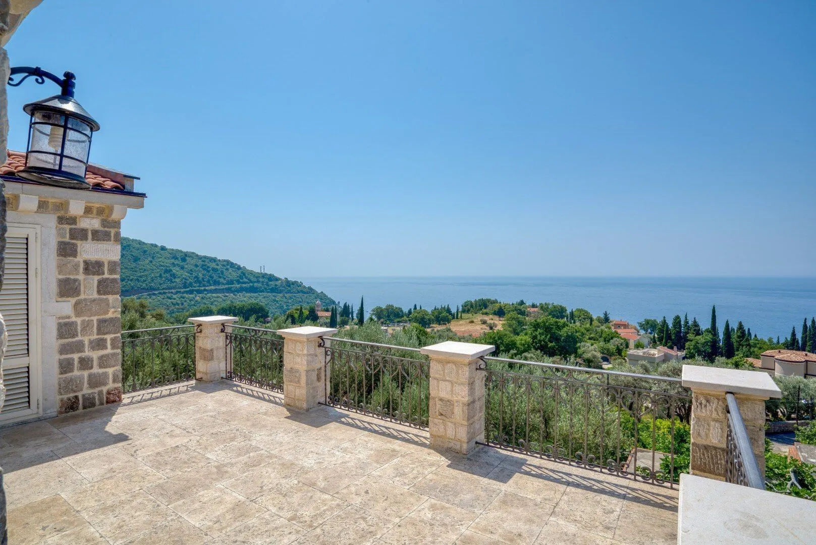 Sale, house, 480m², Reževići, Budva