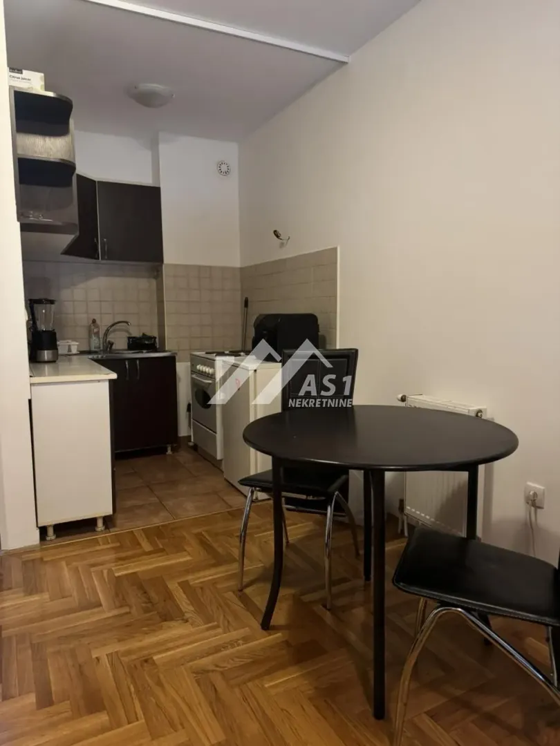 Izdavanje, jednosoban stan, 38m², Rotkvarija, Novi Sad Sve Podlokacije