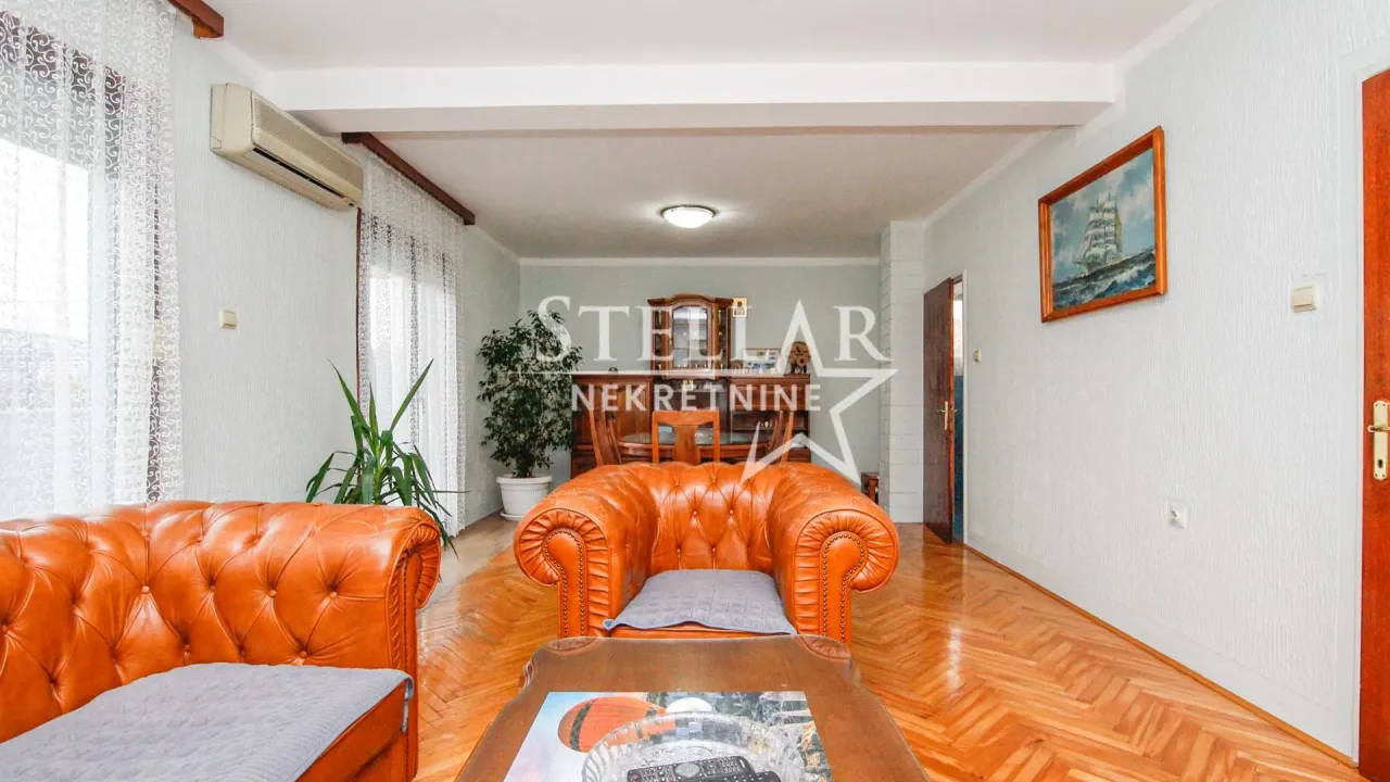 Izdavanje, stan, 100m², Zlatica, Podgorica