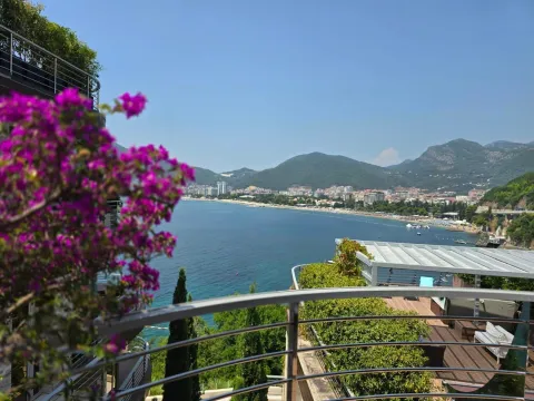 Rent, two bedroom apartment, 153m², Budva, Crna Gora - image 6