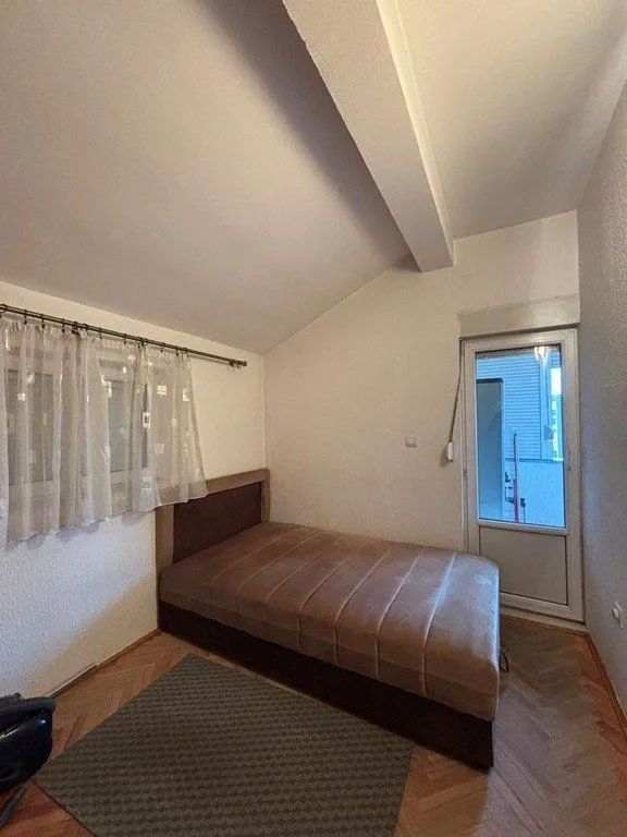 Izdavanje, jednosoban stan, 38m², Stari Aerodrom, Podgorica