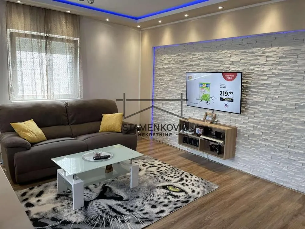 Prodaja, četvorosoban stan, 76m², Adice, Novi Sad Sve Podlokacije