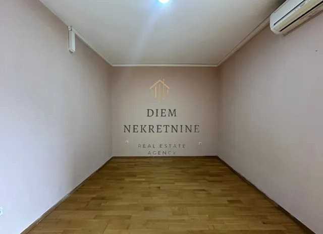 Izdavanje, dvosoban stan, 69m², Ljubović, Podgorica