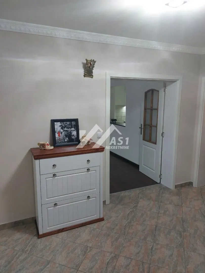 Rent, house, 225m², Lipov gaj, Novi Sad Sve Podlokacije