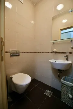 Izdavanje, dvosoban stan, 65m², Blok 6, Podgorica - image 7
