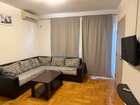 Izdavanje, jednosoban stan, 43m², Momišići, Podgorica - image 3