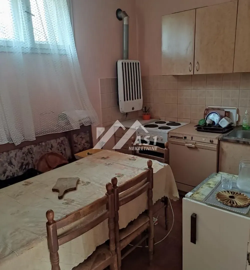 Prodaja, kuća, 220m², Temerin, Novi Sad