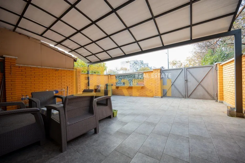 Prodaja, kuća, 140m², Pobrežje, Podgorica